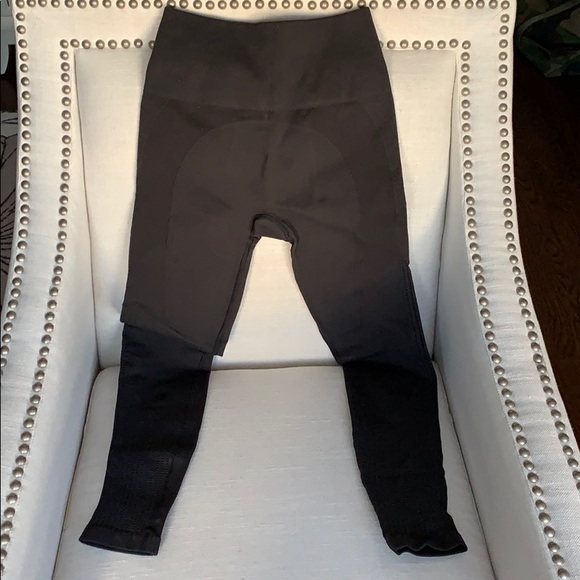 Lululemon Pants - Picture 2 of 3